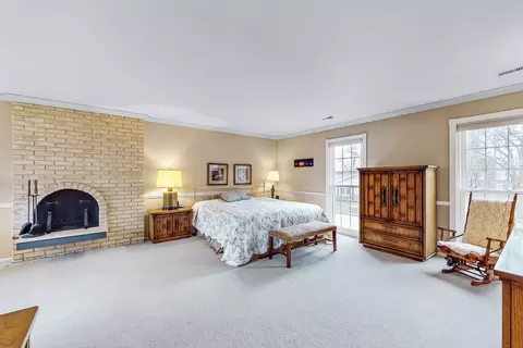 Bedroom - 6 Woods Chapel Rd, Rolling Meadows, IL 60008 photo 1 of 5
