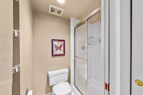 Bath - 6 Woods Chapel Rd, Rolling Meadows, IL 60008 photo 4 of 6
