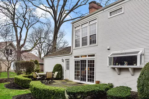 Exterior - 6 Woods Chapel Rd, Rolling Meadows, IL 60008 photo 2 of 3