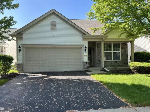 2515 Rolling Ridge Ln, Elgin, IL 60124
