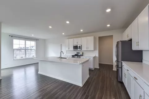 Kitchen - 93 Hedgerow Dr, Elgin, IL 60124 photo 1 of 4