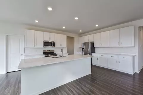 Kitchen - 93 Hedgerow Dr, Elgin, IL 60124 photo 3 of 4