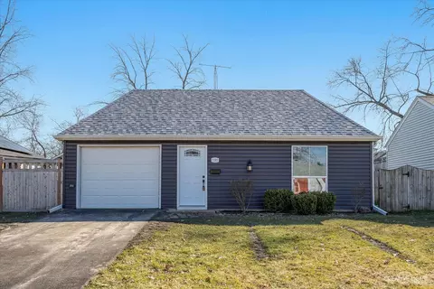 130 Tealwood Rd, Montgomery, IL 60538