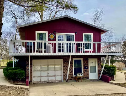 600 E 7th St, Dixon, IL 61021