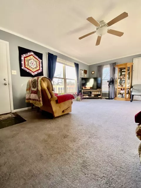 600 E 7th St, Dixon, IL 61021 photo 4