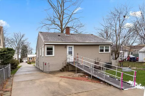 Exterior - 1104 Van Buren Ave, Des Plaines, IL 60018 photo 3 of 4