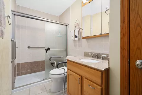 Bath - 1104 Van Buren Ave, Des Plaines, IL 60018 photo 1 of 2