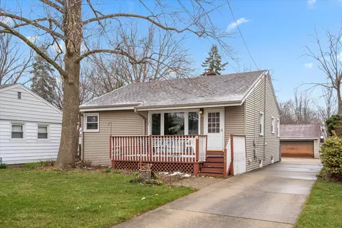 1104 Van Buren Ave, Des Plaines, IL 60018
