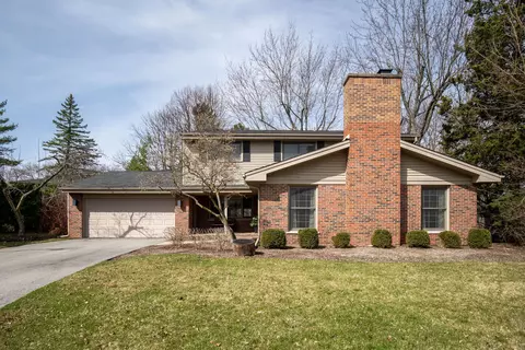 1800 Clover Rd, Northbrook, IL 60062