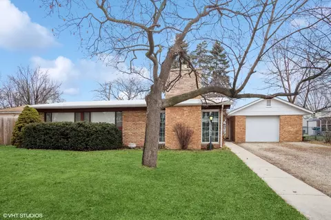 137 N Lincoln Ave, Addison, IL 60101