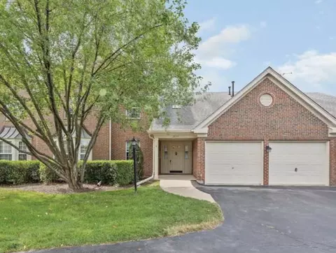 2853 Meadow Ln #V1, Schaumburg, IL 60193