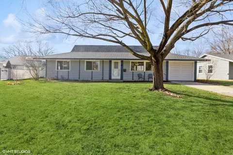 49 Circle Dr W, Montgomery, IL 60538