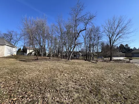 6448 Spring Hill Close, Rockford, IL 61108