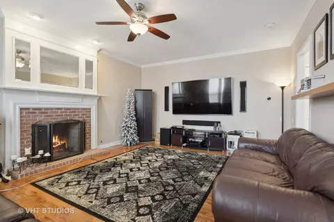 Living - 4750 Whitehall Ct, Algonquin, IL 60102 photo 2 of 2