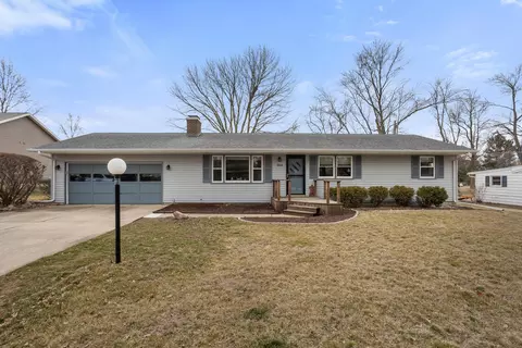 103 W Douglas St, Saint Joseph, IL 61873