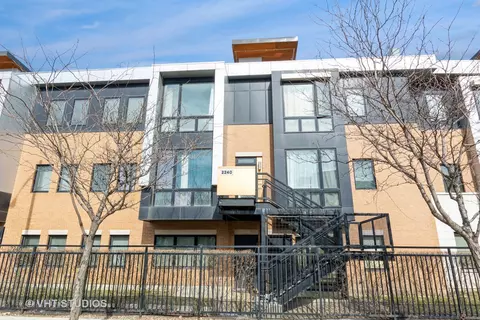 2240 W Madison St #102, Chicago, IL 60612