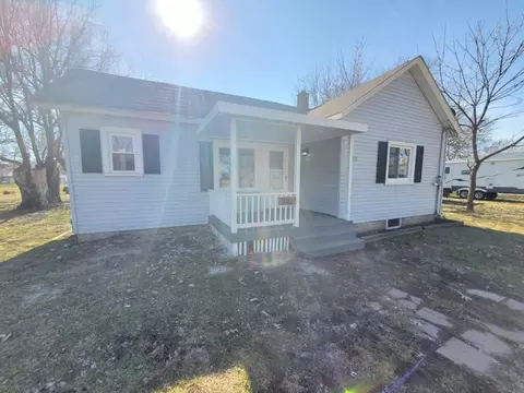 1203 E Livingston St, Streator, IL 61364