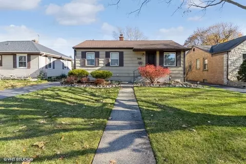 705 S Villa Ave, Villa Park, IL 60181