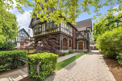 1012 Lake Shore Blvd, Evanston, IL 60202