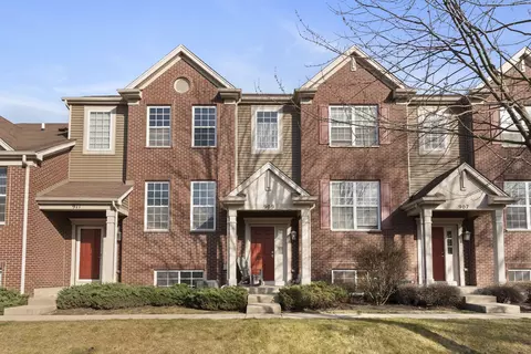 909 Neudearborn Ln, Naperville, IL 60563