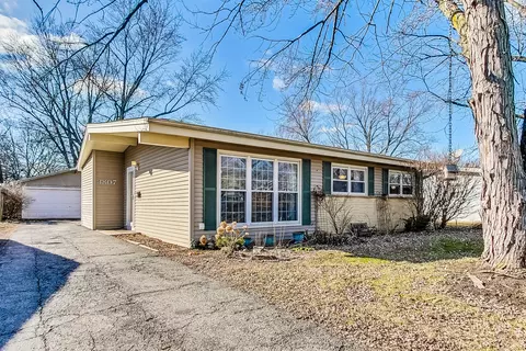 Exterior - 3807 Bluebird Ln, Rolling Meadows, IL 60008 photo 3 of 10