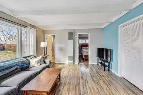 Living - 3807 Bluebird Ln, Rolling Meadows, IL 60008 photo 2 of 3