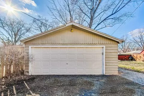Exterior - 3807 Bluebird Ln, Rolling Meadows, IL 60008 photo 10 of 10