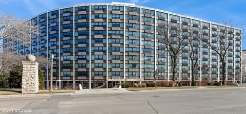 1630 Sheridan Rd #8J, Wilmette, IL 60091