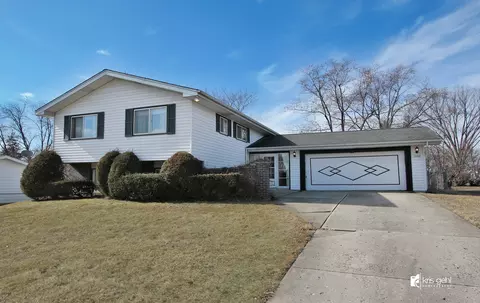 1540 Dennison Rd, Hoffman Estates, IL 60169