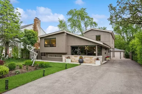 1231 Ridge Rd, Highland Park, IL 60035