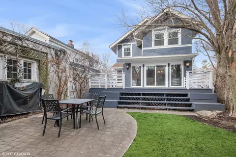 Exterior - 610 Cherry St, Winnetka, IL 60093 photo 2 of 4