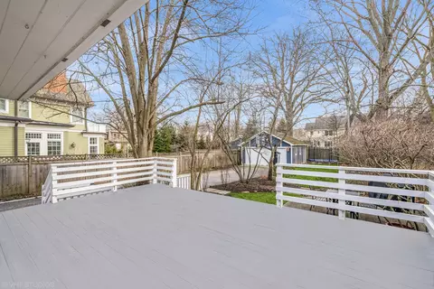 Exterior - 610 Cherry St, Winnetka, IL 60093 photo 3 of 4