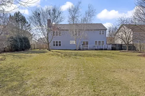 Exterior - 1051 Grayhawk Dr, Algonquin, IL 60102 photo 2 of 2