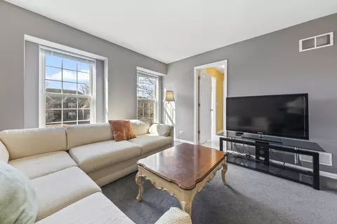 Living - 1051 Grayhawk Dr, Algonquin, IL 60102 photo 6 of 6