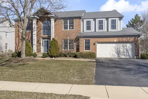1051 Grayhawk Dr, Algonquin, IL 60102