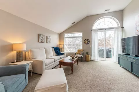441 Cromwell Cir, Bartlett, IL 60103 photo 2