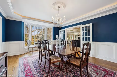 Dining - 2610 Blackhawk Rd, Wilmette, IL 60091 photo 3 of 4