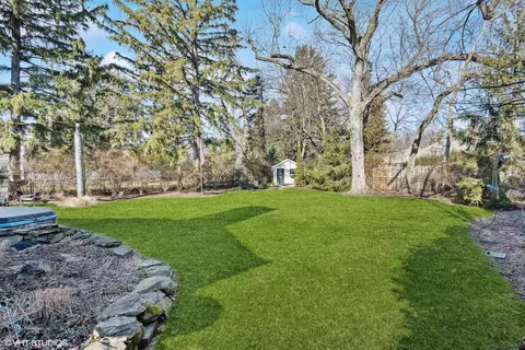 Exterior - 2610 Blackhawk Rd, Wilmette, IL 60091 photo 5 of 6