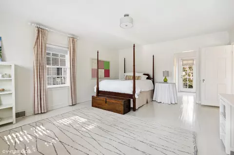 Bedroom - 2610 Blackhawk Rd, Wilmette, IL 60091 photo 3 of 5