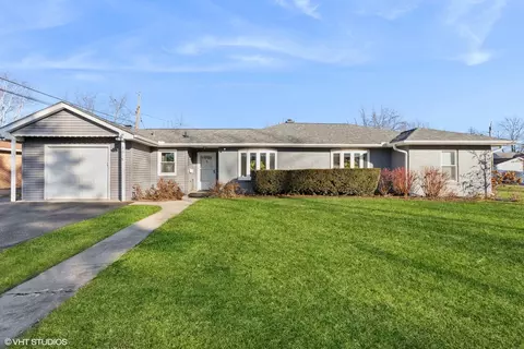 301 Behm Dr, Grayslake, IL 60030