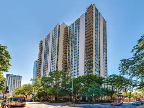1255 N Sandburg Ter #1604, Chicago, IL 60610
