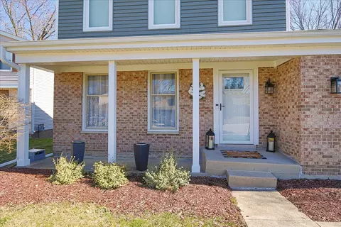 Exterior - 4995 Lichfield Dr, Hoffman Estates, IL 60010 photo 2 of 5