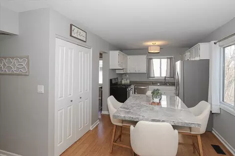 Dining - 4995 Lichfield Dr, Hoffman Estates, IL 60010 photo 2 of 3