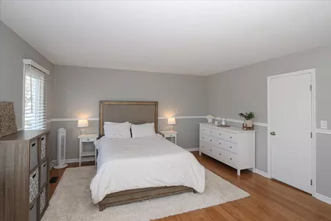 Bedroom - 4995 Lichfield Dr, Hoffman Estates, IL 60010 photo 1 of 3