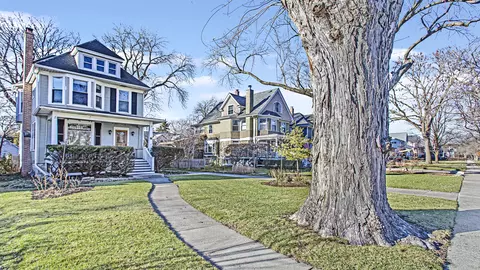 526 Forest Ave, River Forest, IL 60305 photo 2