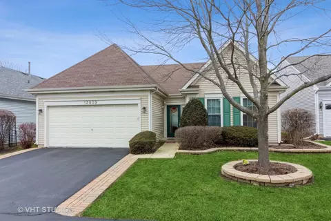 Exterior - 13809 S Redbud Dr, Plainfield, IL 60544 photo 2 of 12
