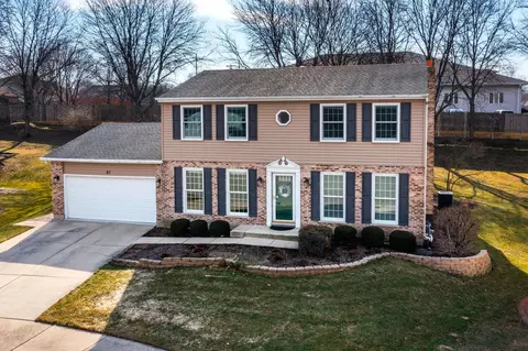83 Quail Hollow Ct, Naperville, IL 60540