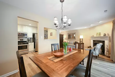 Dining - 1736 Harrow Ct #C, Wheaton, IL 60189 photo 1 of 3