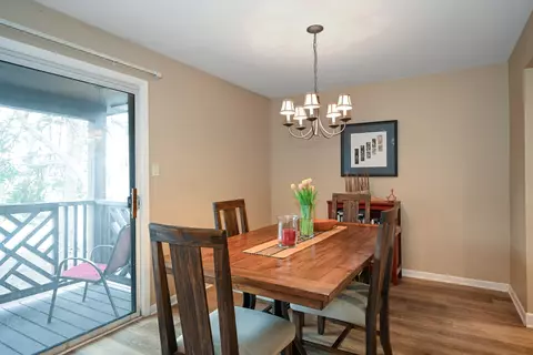 Dining - 1736 Harrow Ct #C, Wheaton, IL 60189 photo 2 of 3