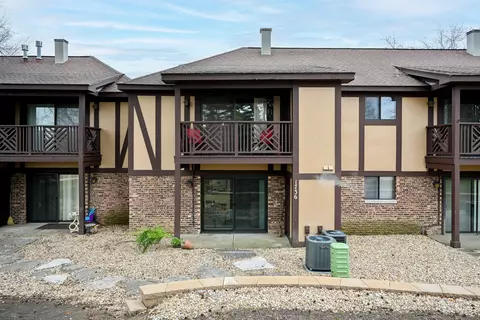 Exterior - 1736 Harrow Ct #C, Wheaton, IL 60189 photo 4 of 5